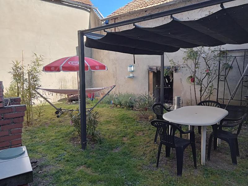Appartement Le Labyrinthe Du Peintre Bransat Exteriör bild