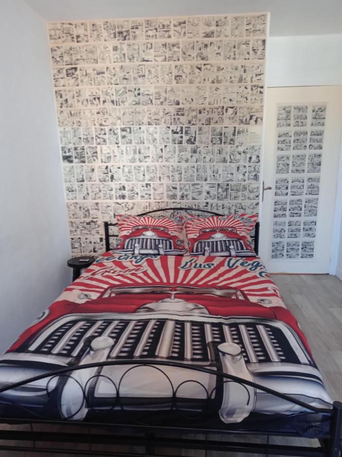 Appartement Le Labyrinthe Du Peintre Bransat Exteriör bild