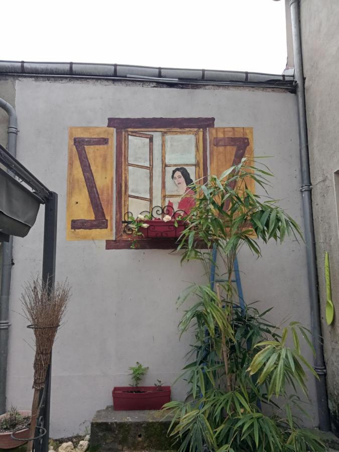 Appartement Le Labyrinthe Du Peintre Bransat Exteriör bild