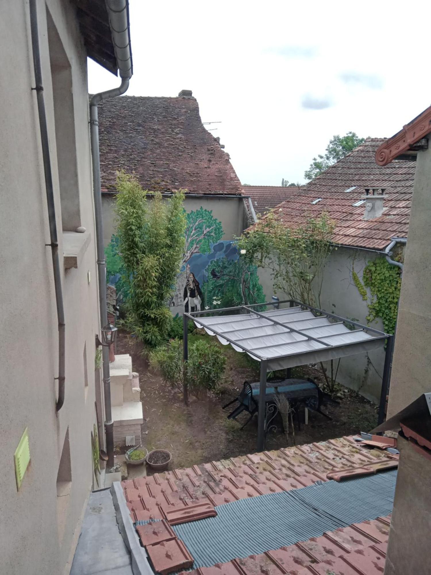 Appartement Le Labyrinthe Du Peintre Bransat Exteriör bild